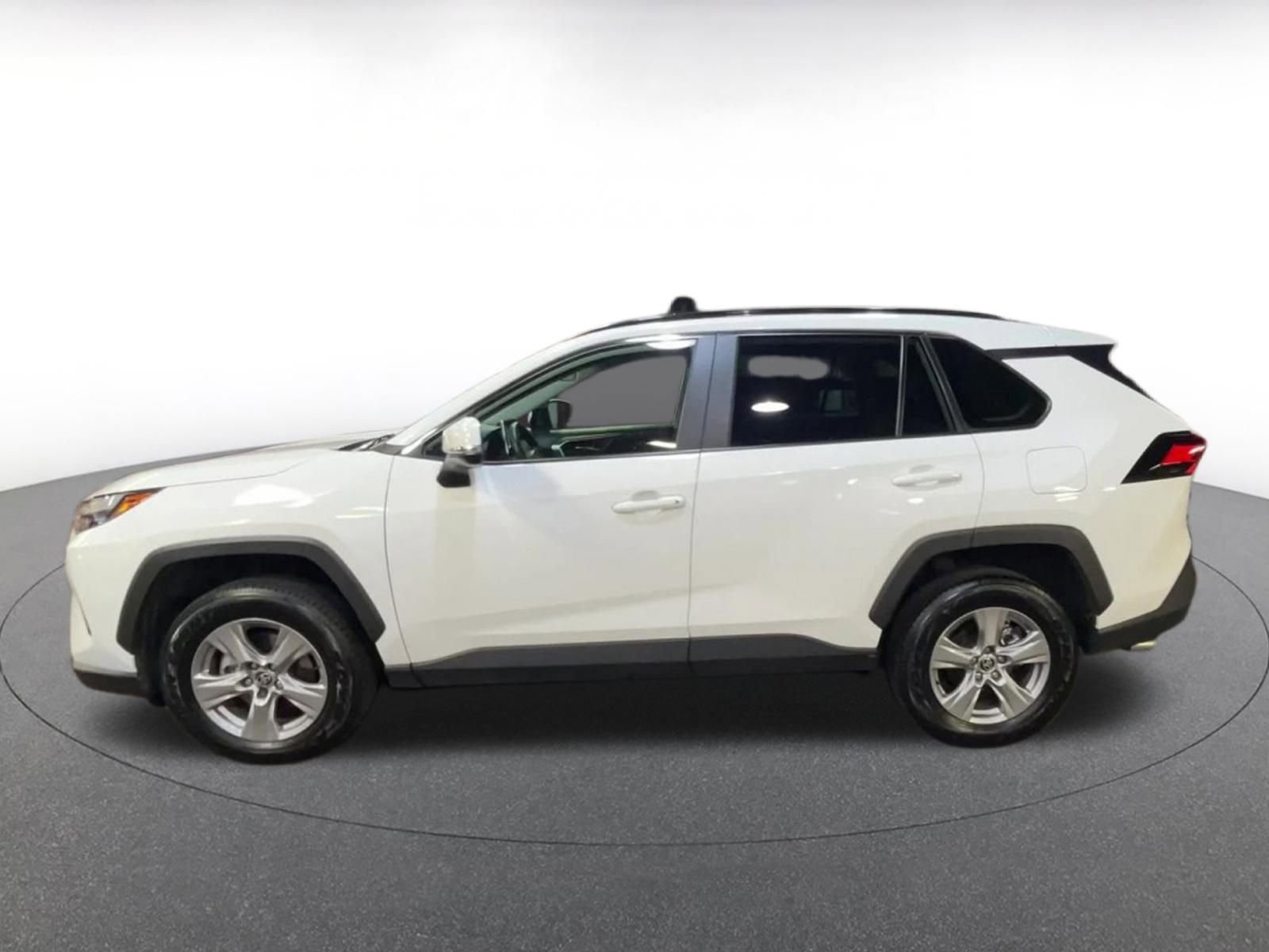 Used 2025 Toyota RAV4 XLE image 9