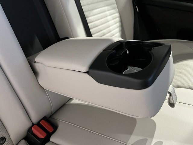 Used 2023 Land Rover Discovery Sport SE image 54