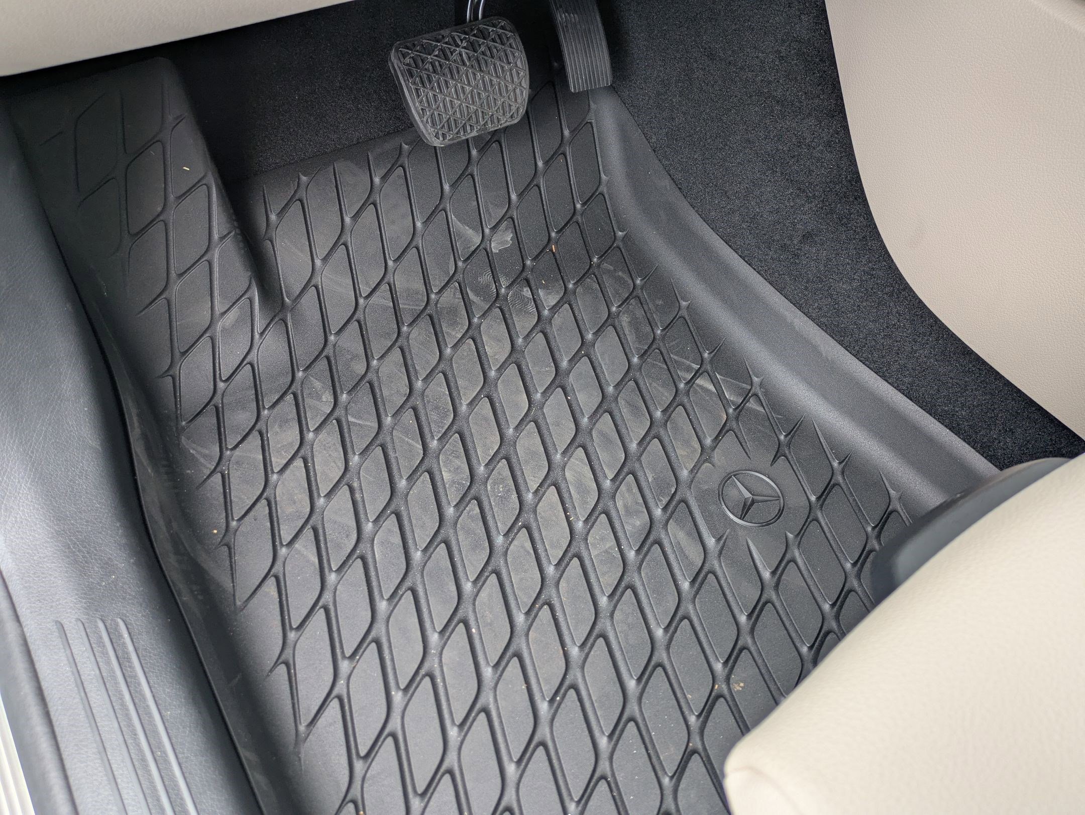 New 2025 Mercedes-Benz GLB 250 image 18