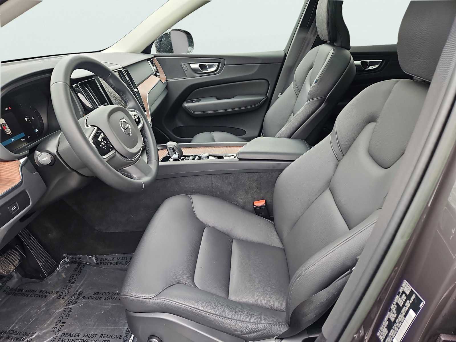 Used 2023 Volvo XC60 B5 Plus w/ Climate Package image 34