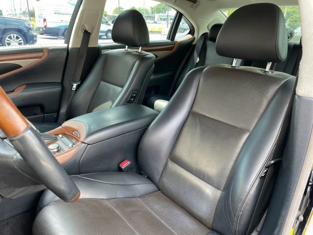 Used 2013 Lexus LS 600h L AWD/4WD image 26
