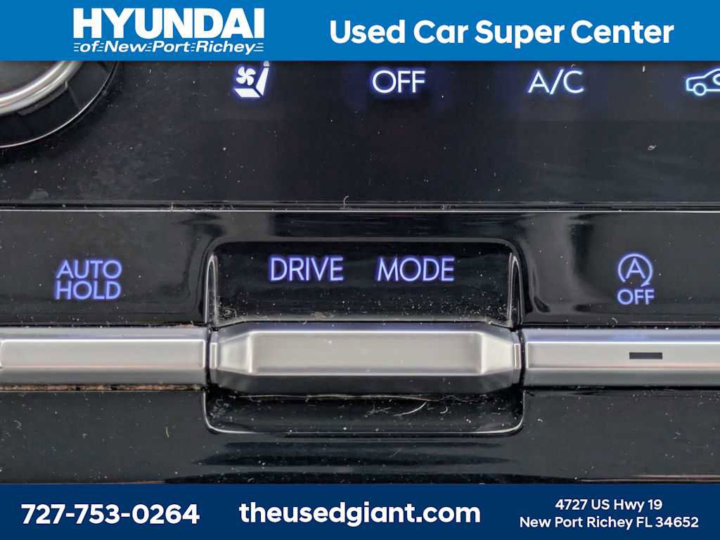 Used 2025 Hyundai Santa Fe Limited FWD image 33