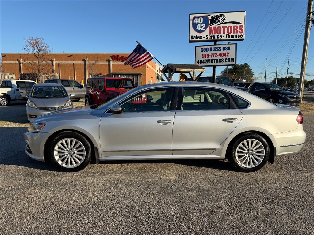 Used 2017 Volkswagen Passat 1.8T SE w/ SE Lighting Package FWD image 2