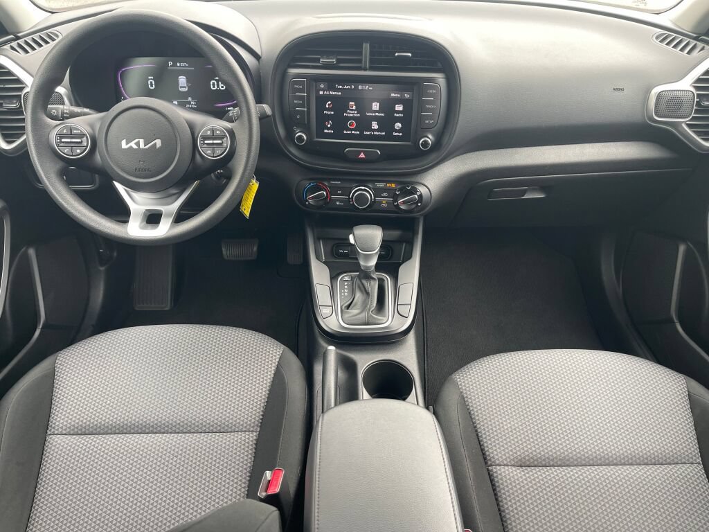 Used 2023 Kia Soul LX w/ Option Group 015 FWD image 28