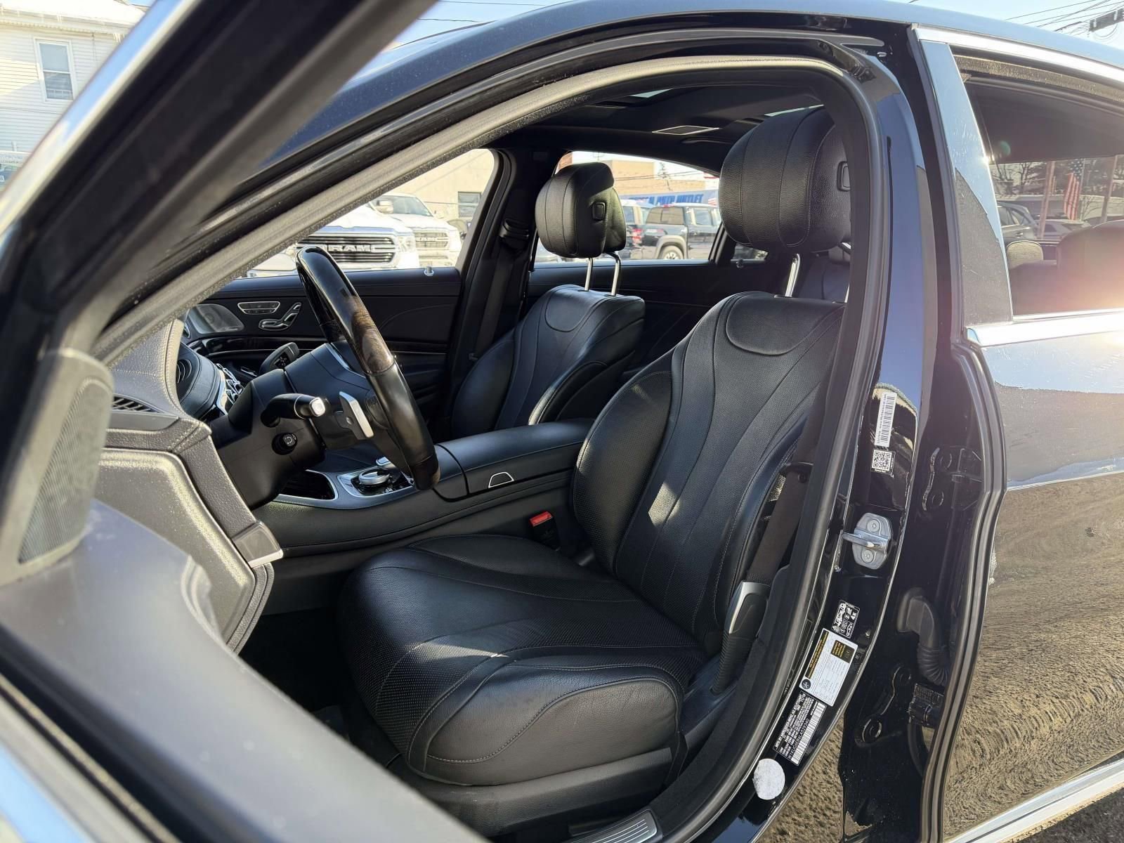 Used 2020 Mercedes-Benz S 450 4MATIC Sedan w/ Premium Package image 31