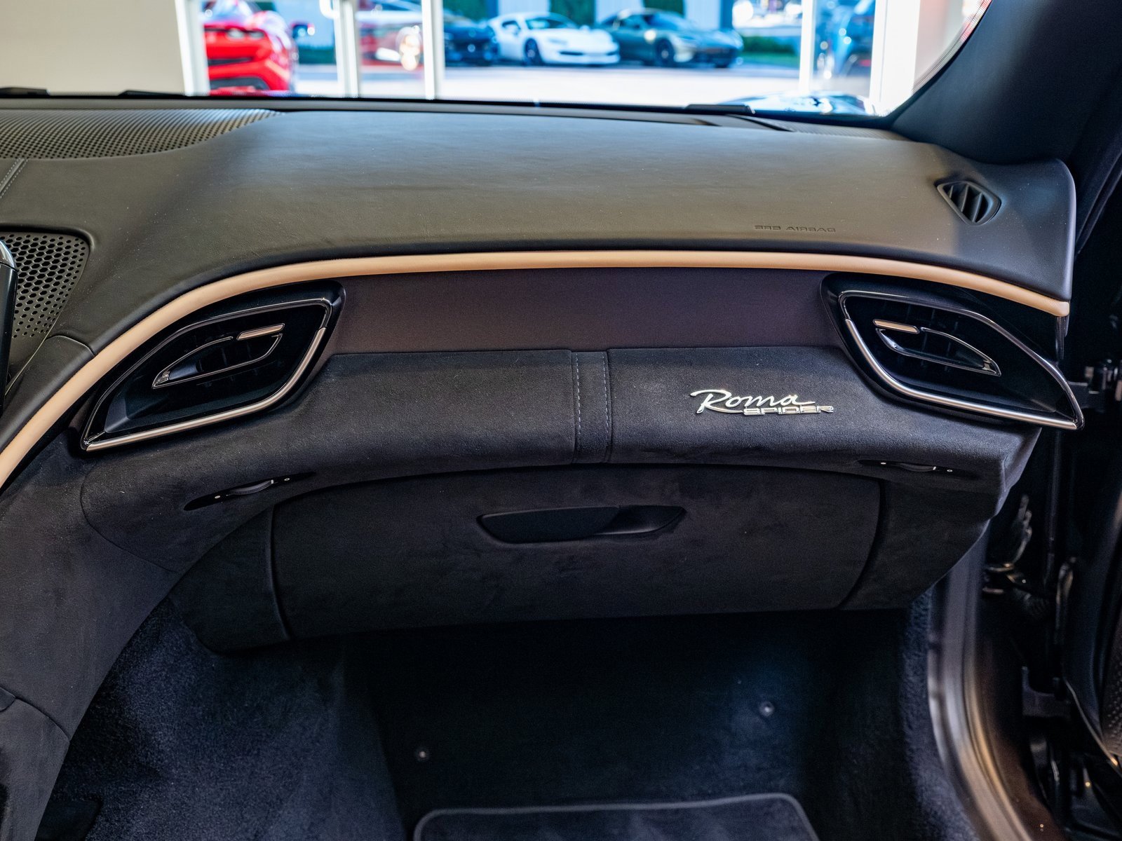 Used 2024 Ferrari Roma Spider image 18