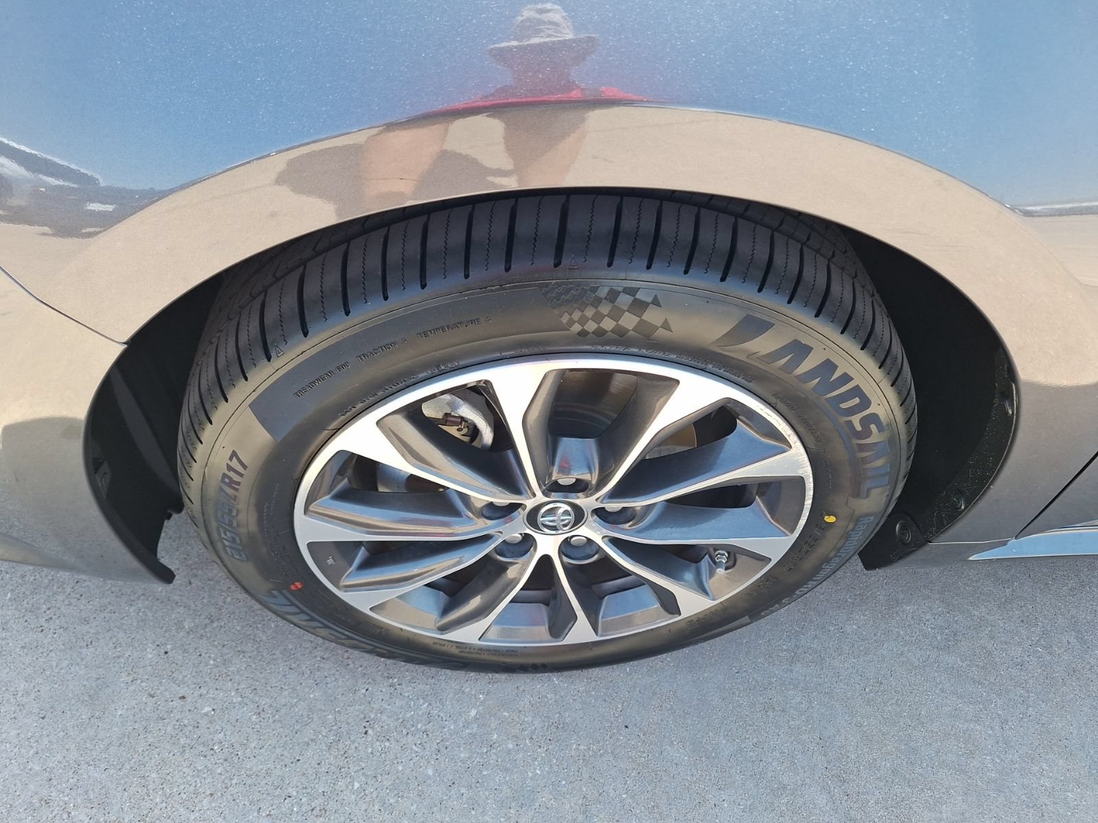 Used 2016 Toyota Avalon XLE Premium FWD image 11