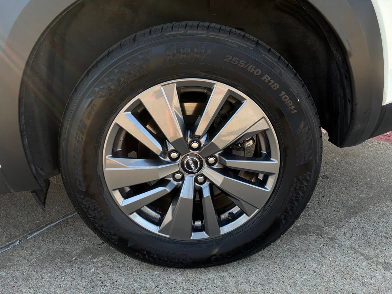 Used 2025 Nissan Pathfinder SV AWD/4WD image 9