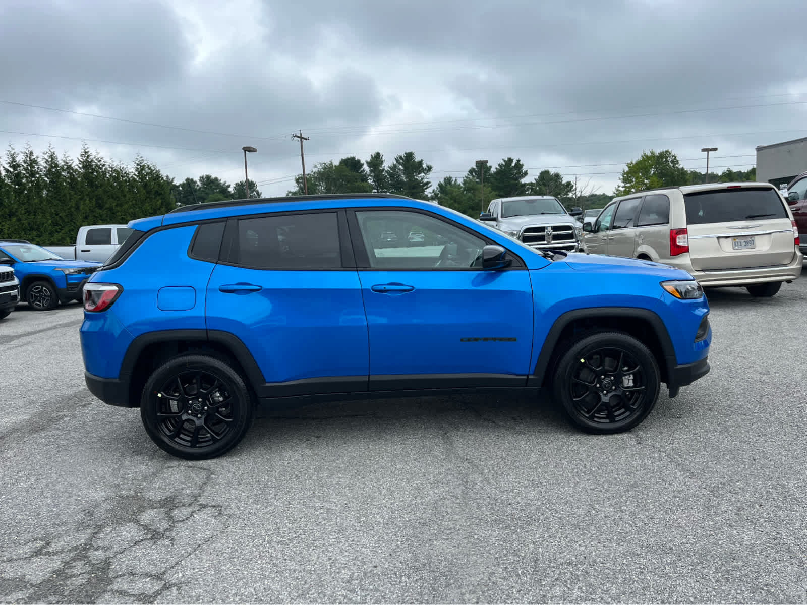 New 2026 Jeep Compass Latitude AWD/4WD image 2