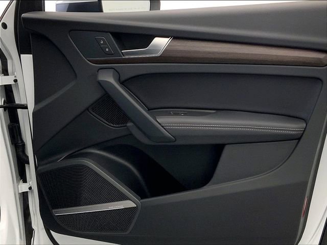 Used 2025 Audi Q5 e Premium Plus w/ Premium Plus Package image 27