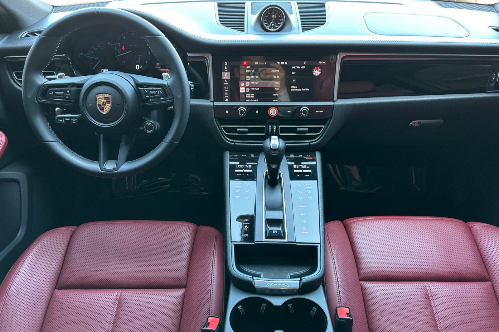 Certified 2023 Porsche Macan Turbo AWD/4WD image 6