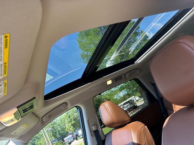 Used 2024 Nissan Pathfinder Platinum FWD image 21