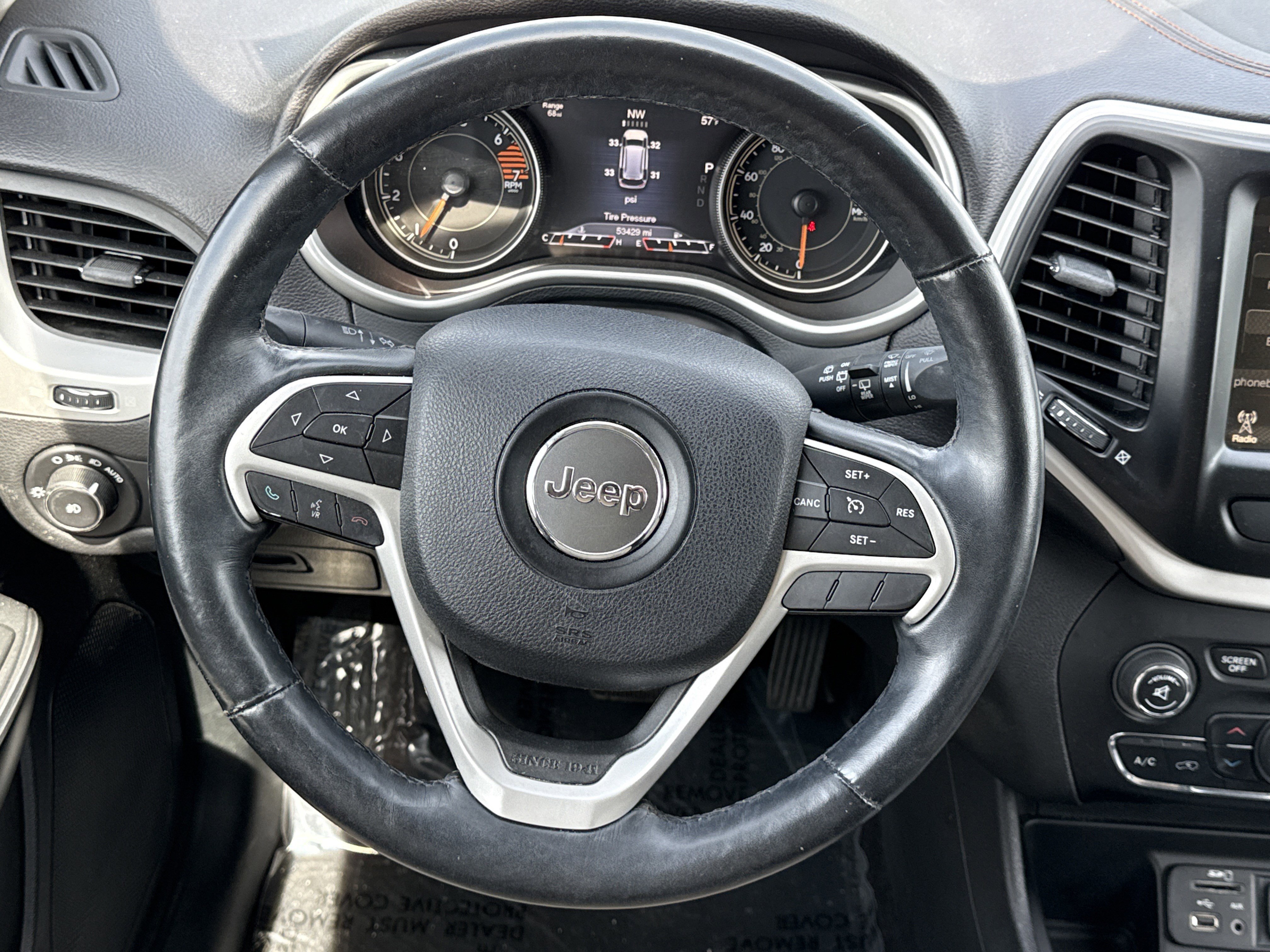 Used 2017 Jeep Cherokee Limited image 17