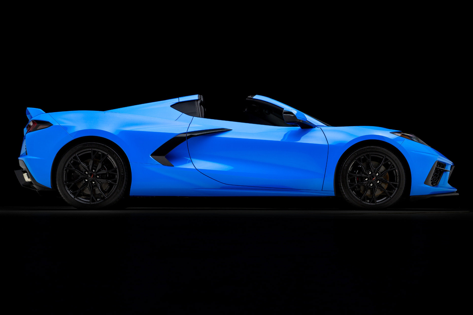 Used 2023 Chevrolet Corvette Stingray Coupe w/ Z51 Performance Package RWD image 14