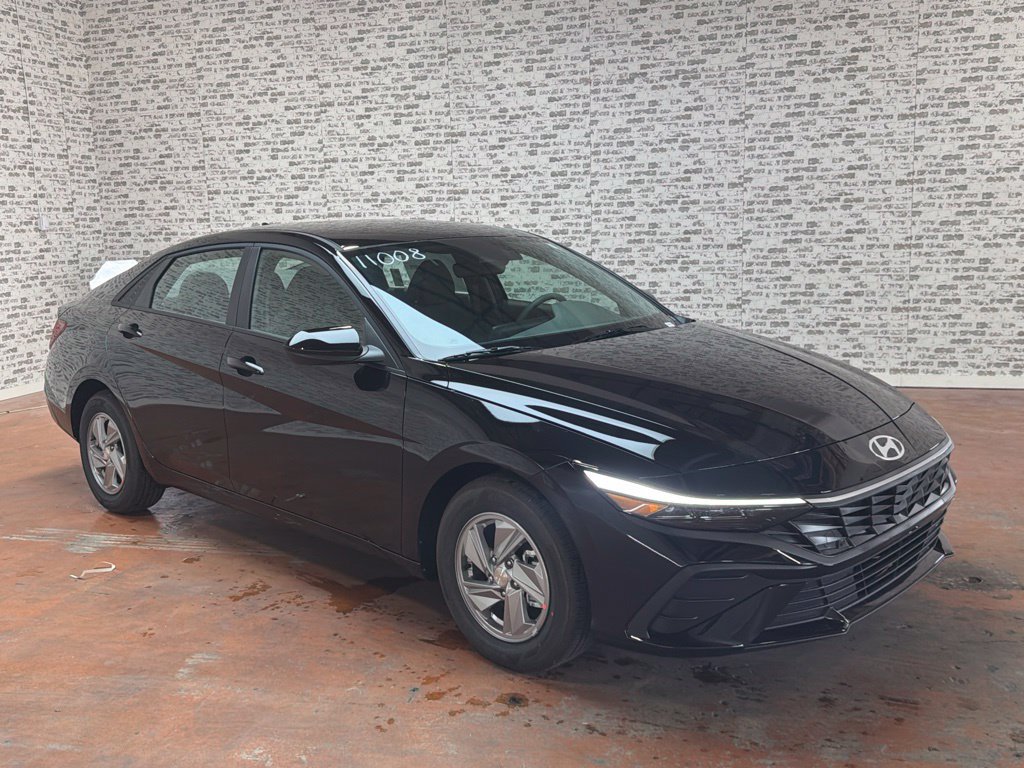 New 2026 Hyundai Elantra SE FWD image 1