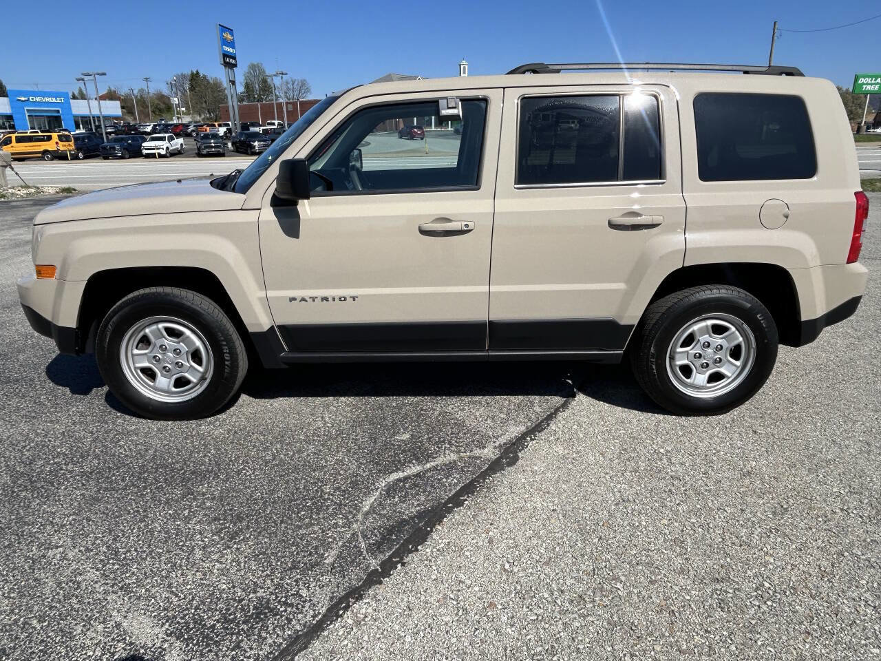 Used 2017 Jeep Patriot Sport w/ Power Value Group AWD/4WD image 9