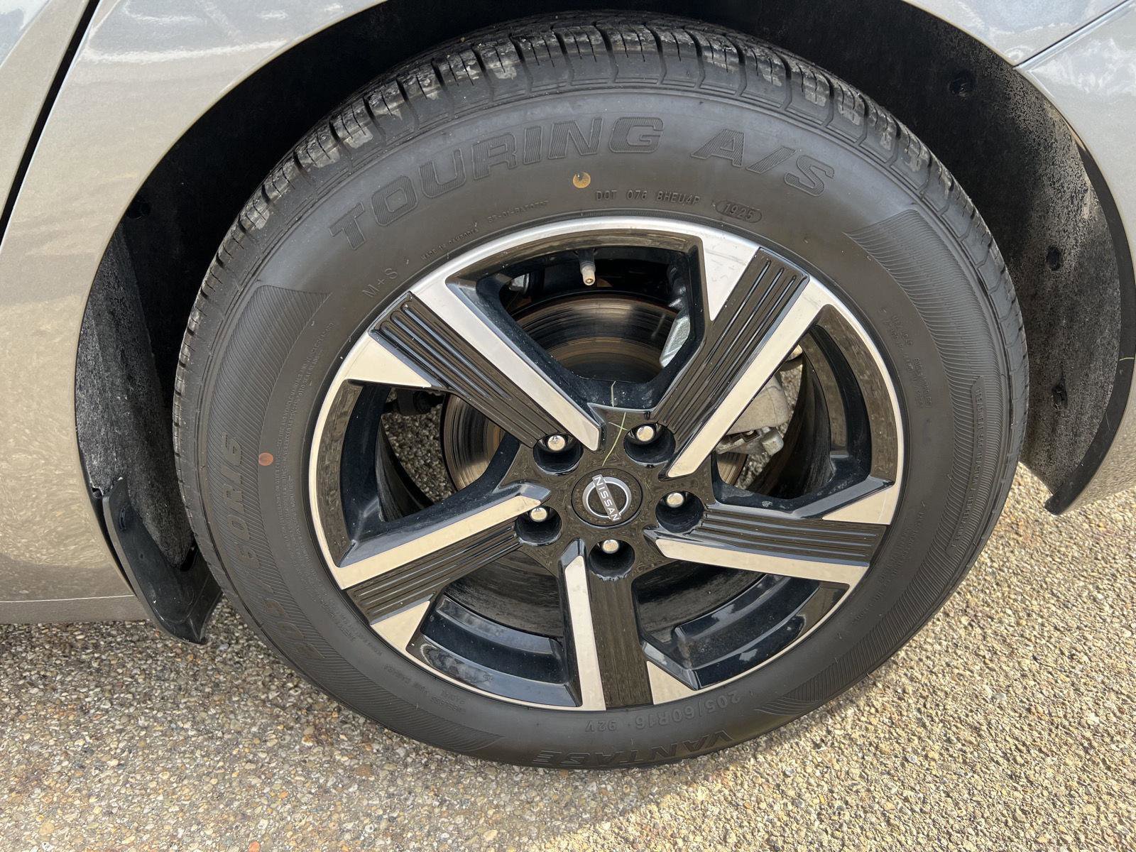 Used 2024 Nissan Sentra SV image 35