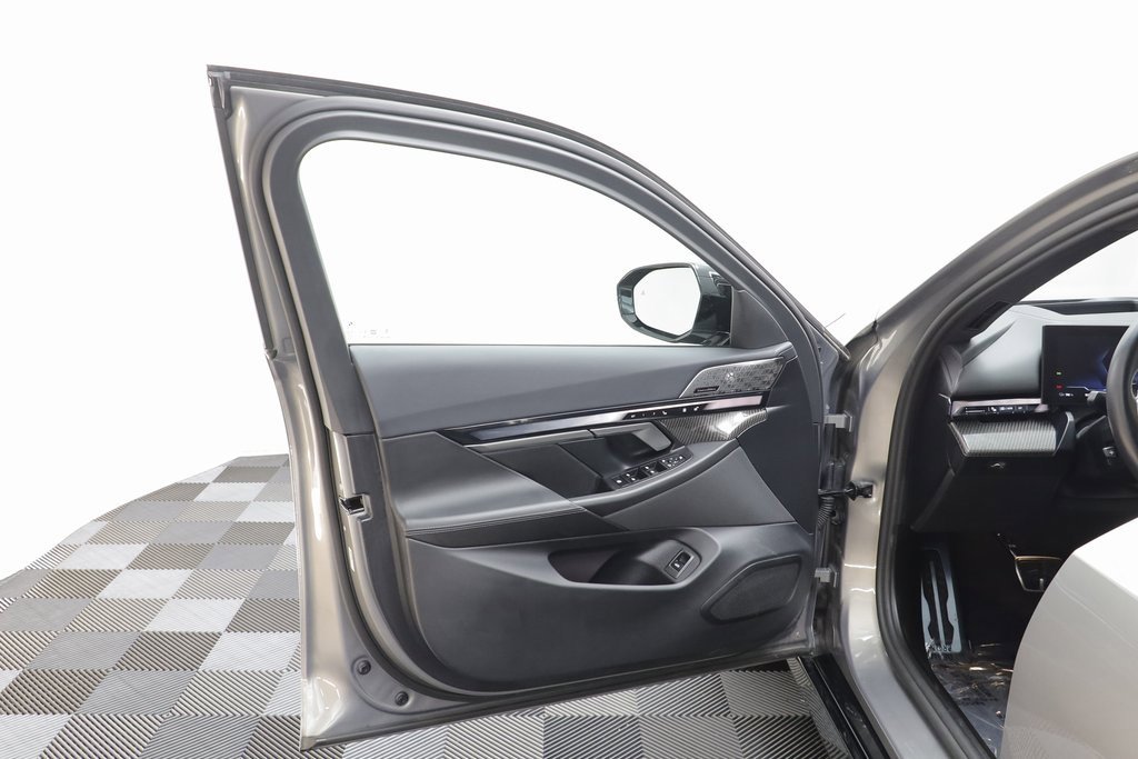 Certified 2025 BMW i5 M60 w/ Premium Package image 5