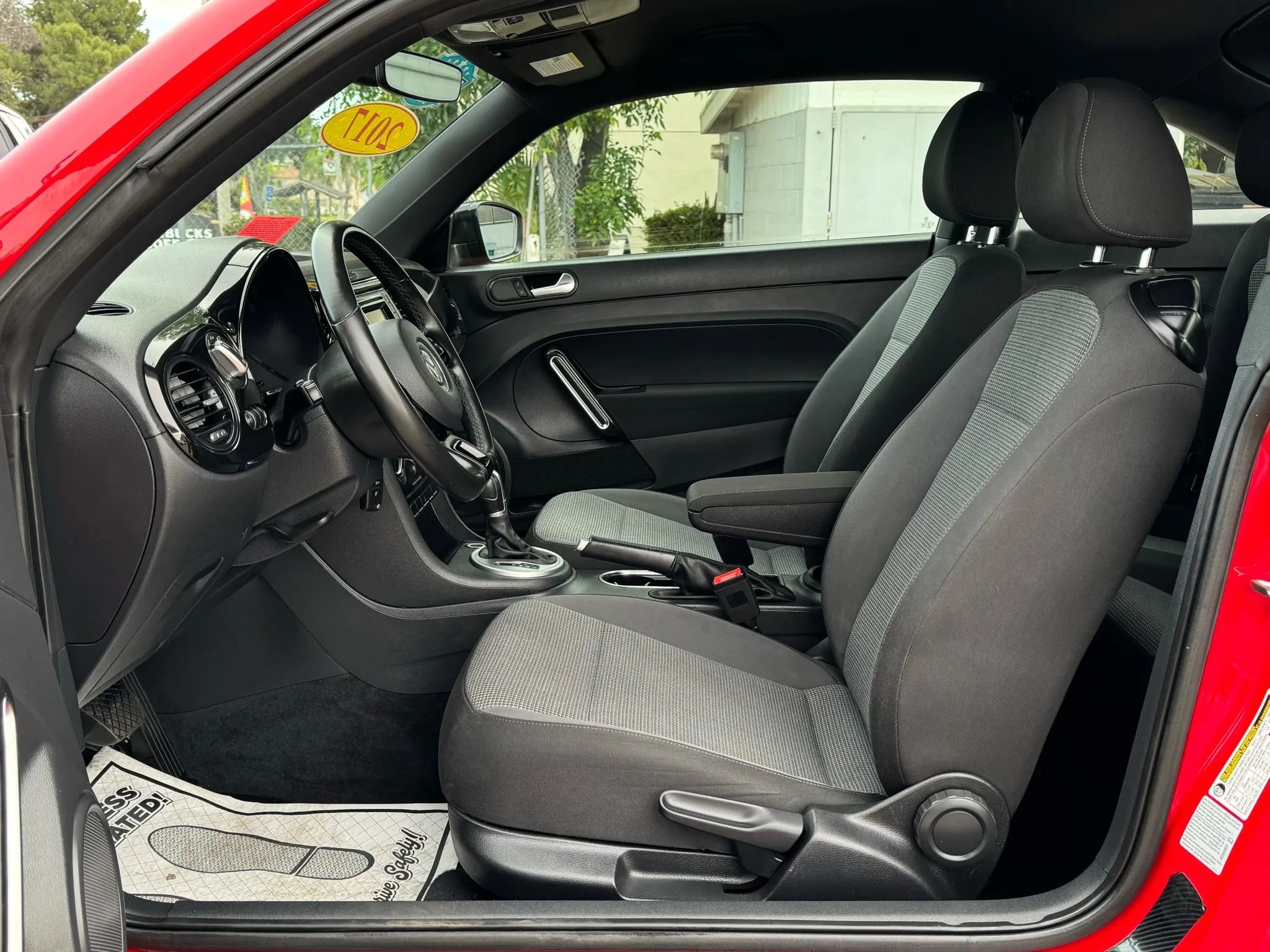 Used 2017 Volkswagen Beetle 1.8T S FWD image 11
