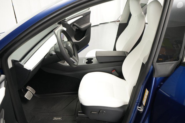 Used 2025 Tesla Model Y Performance AWD/4WD image 18
