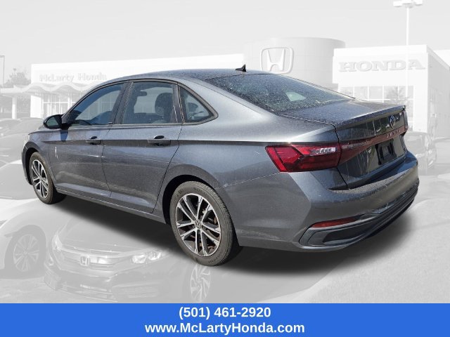 Used 2025 Volkswagen Jetta Sport FWD image 3
