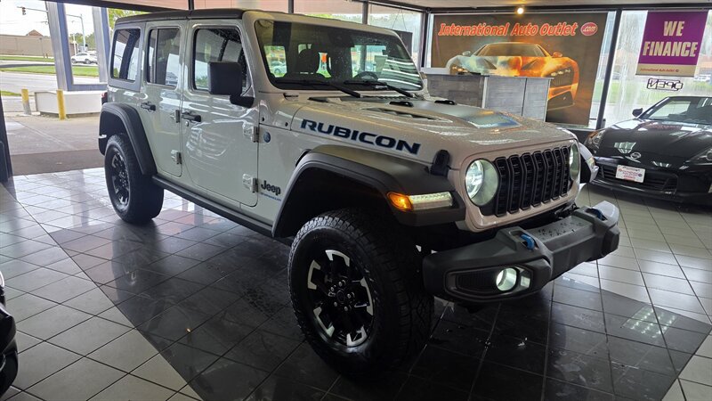 Used 2024 Jeep Wrangler Unlimited Rubicon 4xe AWD/4WD image 4