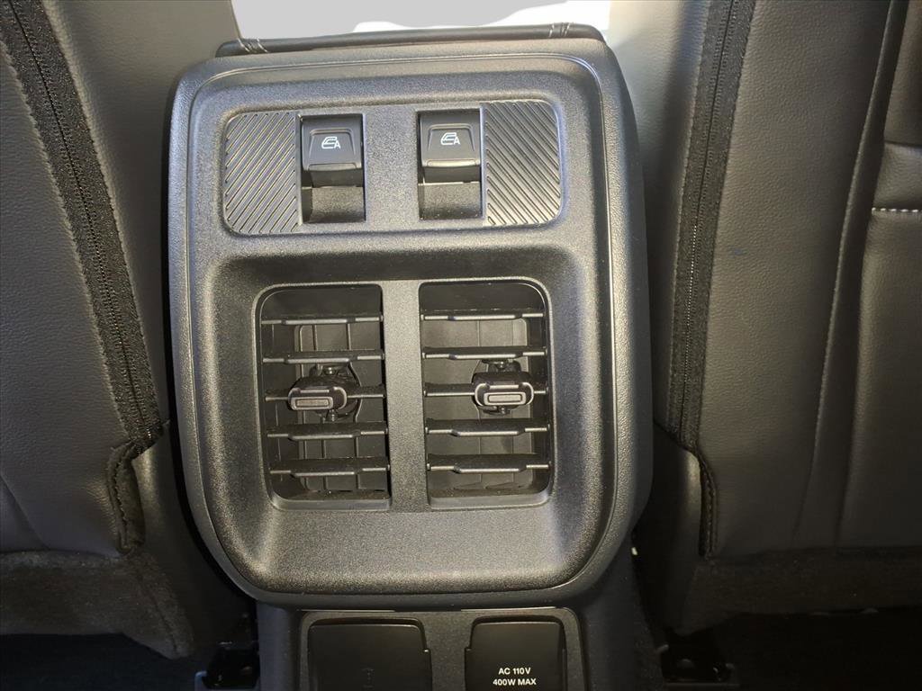 Used 2025 Ford Bronco Outer Banks image 9