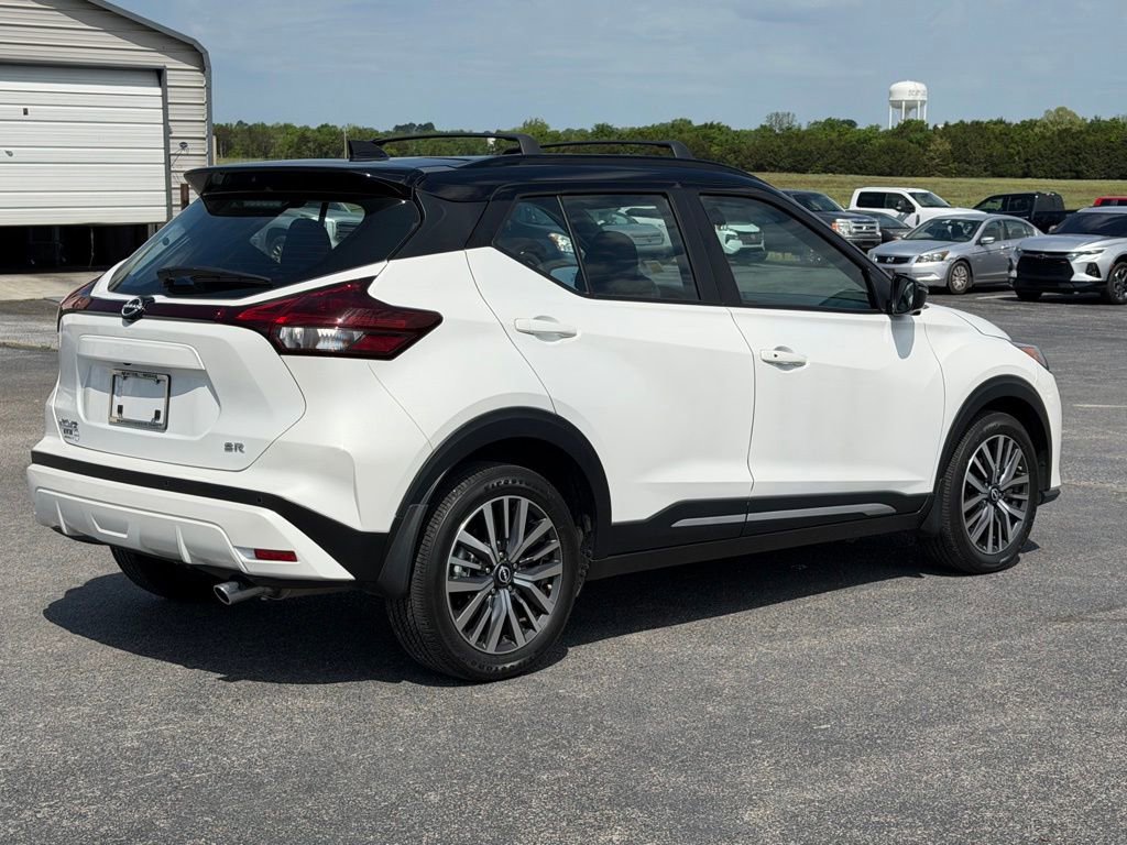 Used 2024 Nissan Kicks SR w/ Interior Electronics Package image 5