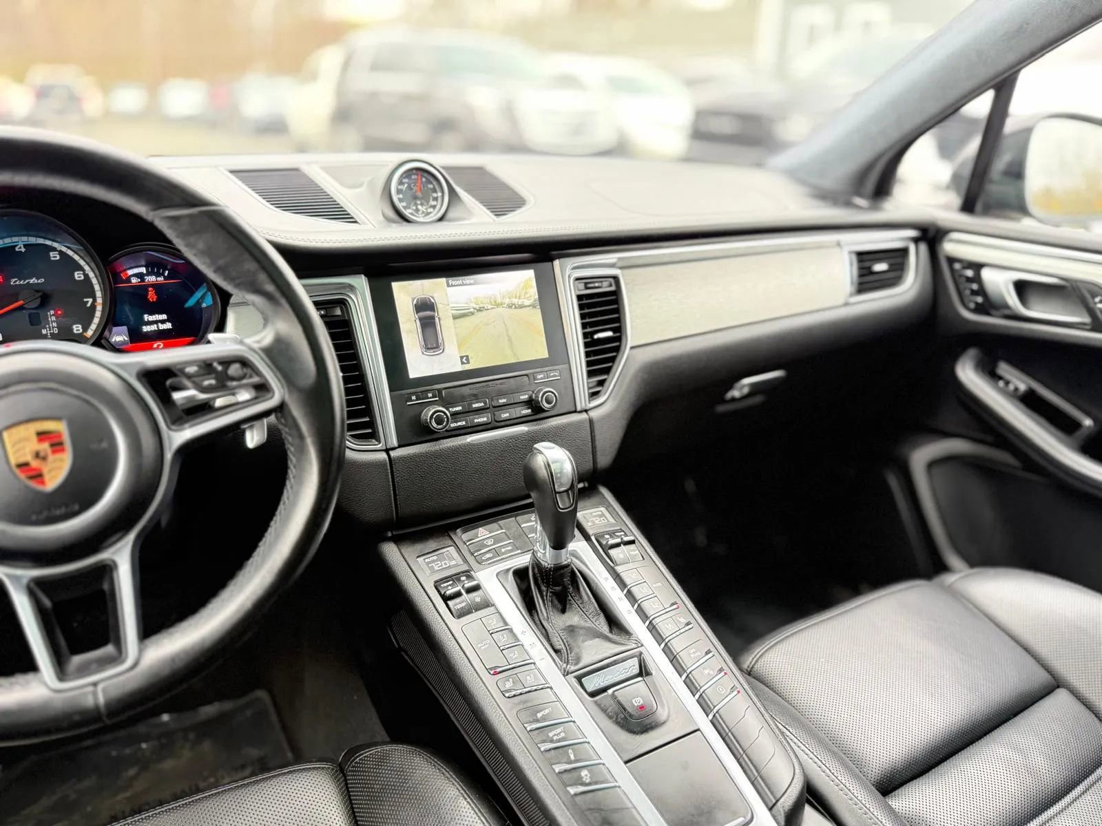 Used 2018 Porsche Macan Turbo AWD/4WD image 25