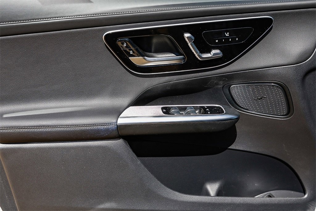 New 2025 Mercedes-Benz GLC 350e 4MATIC image 21