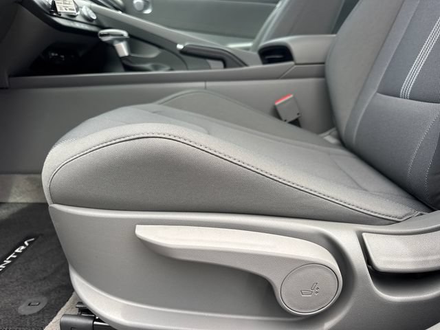 New 2026 Hyundai Elantra SE FWD image 12