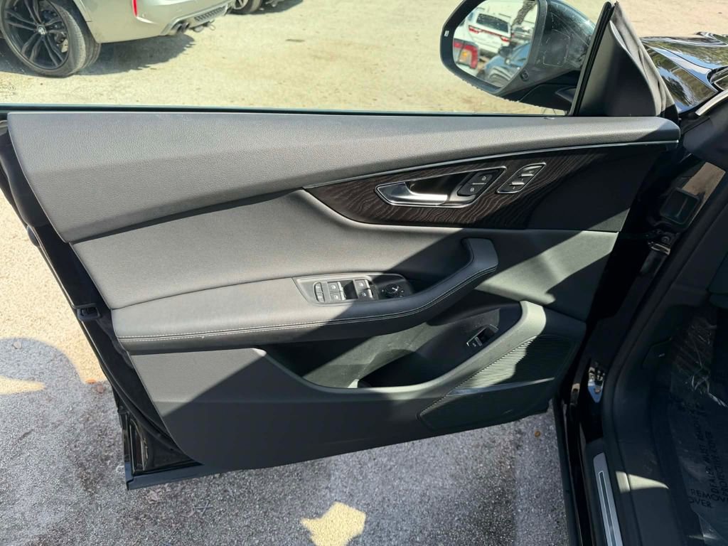 Used 2023 Audi Q8 Prestige image 13