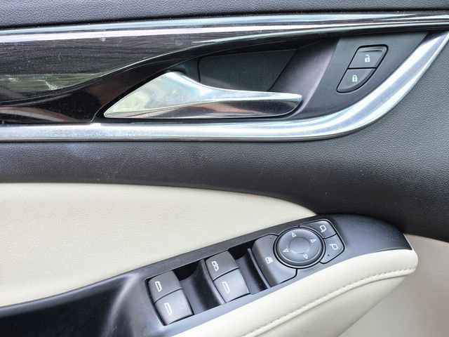 Used 2023 Buick Enclave Essence image 21