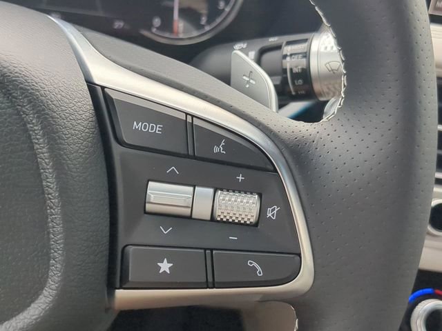 Certified 2025 Genesis G70 2.5T RWD image 13
