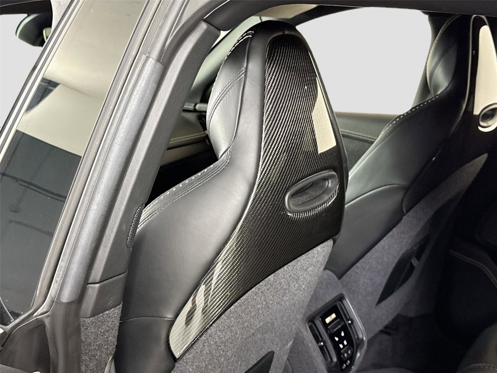 Used 2021 Aston Martin DBX image 28