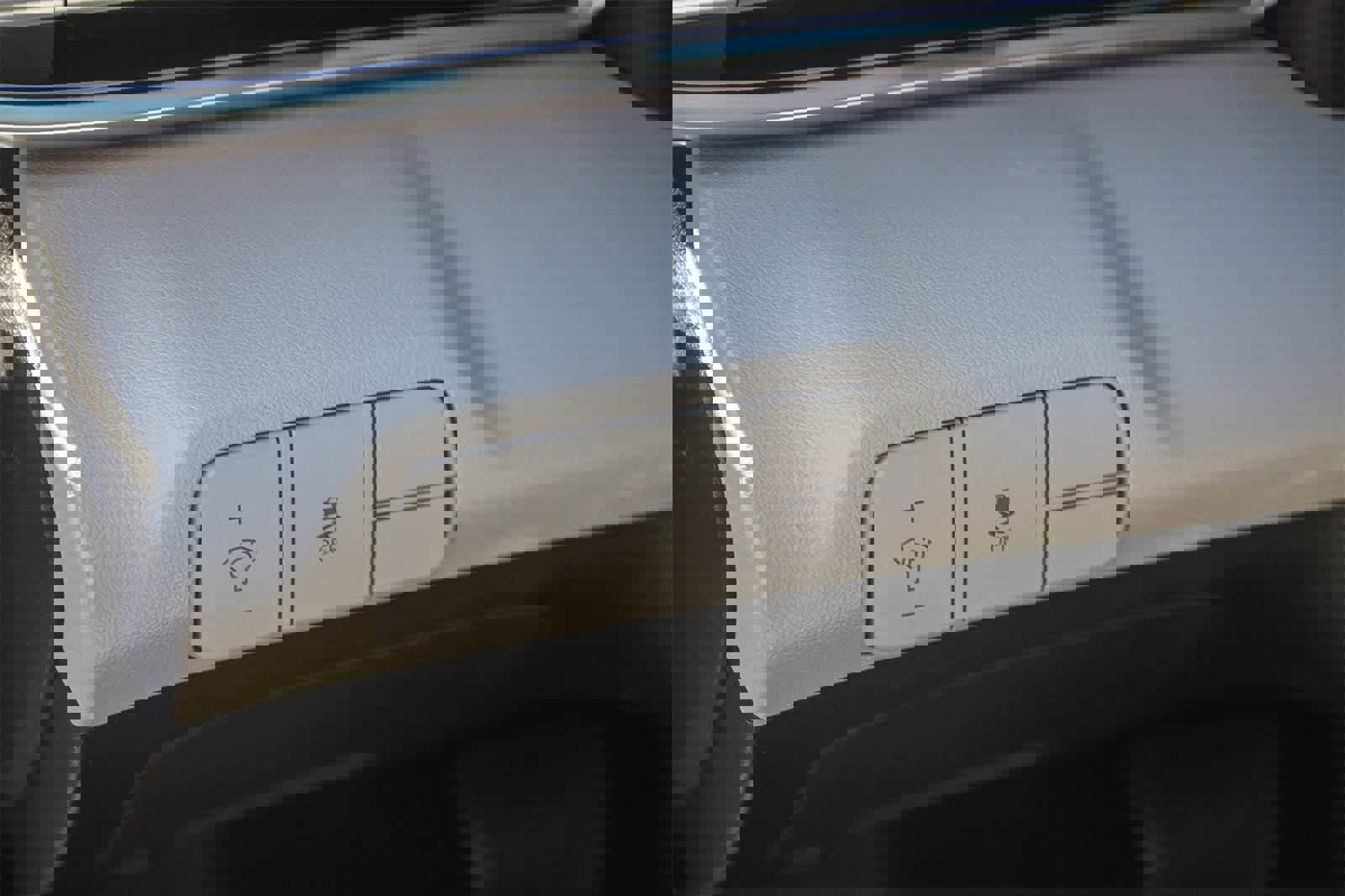 Certified 2025 Hyundai Elantra Limited image 29