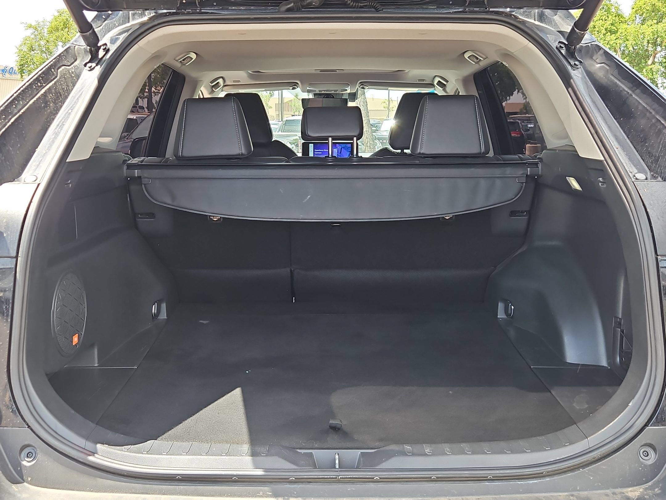 Used 2025 Toyota RAV4 Limited w/ Advanced Technology Package FWD image 7