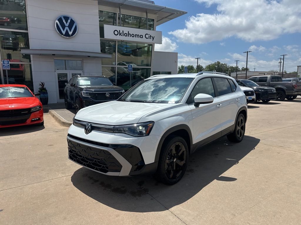 Used 2025 Volkswagen Taos SEL AWD/4WD image 1