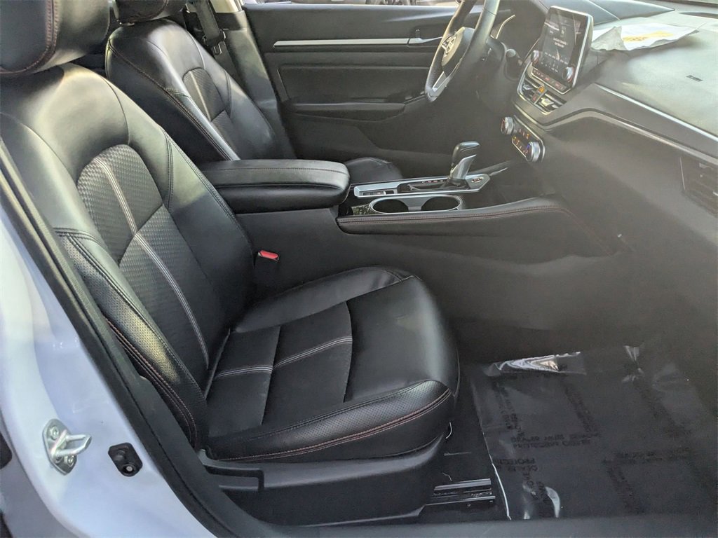 Used 2025 Nissan Altima 2.5 SR image 29