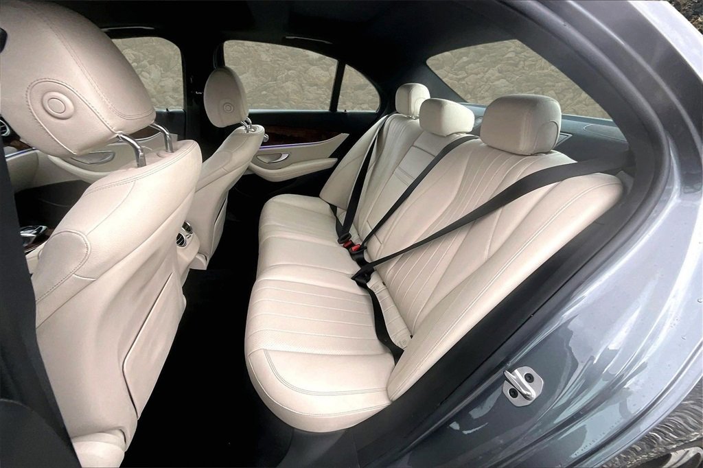 Used 2020 Mercedes-Benz E 350 4MATIC Sedan image 24