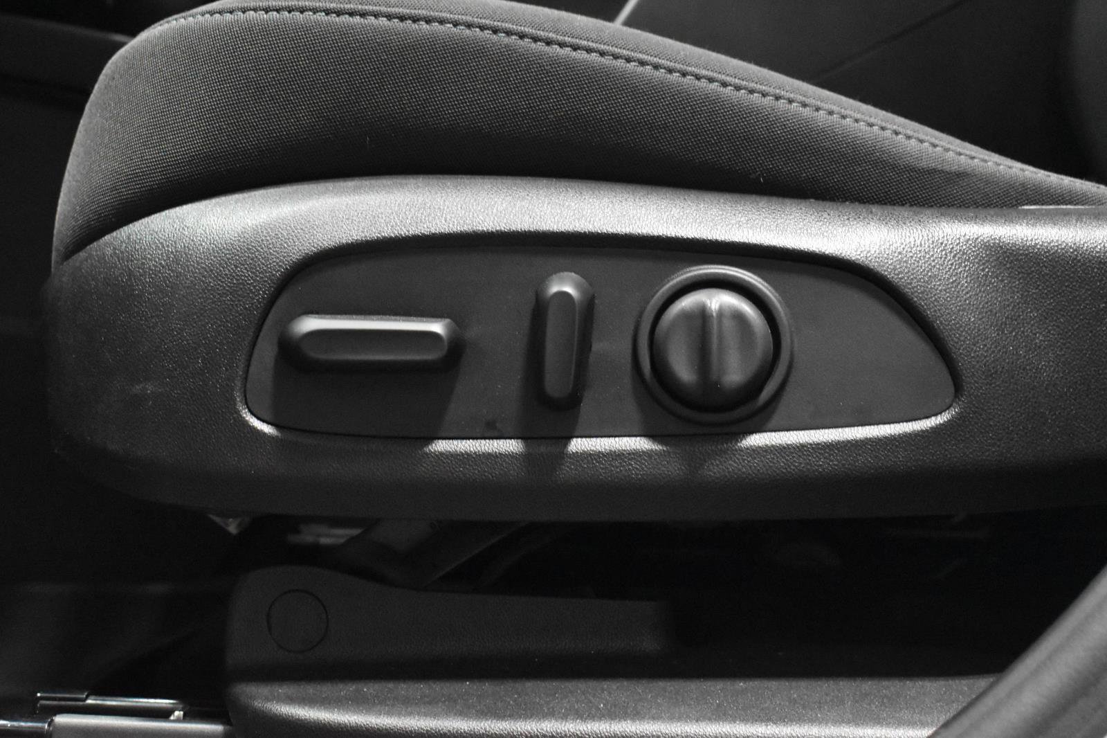 Used 2020 Chevrolet Blazer LT image 4