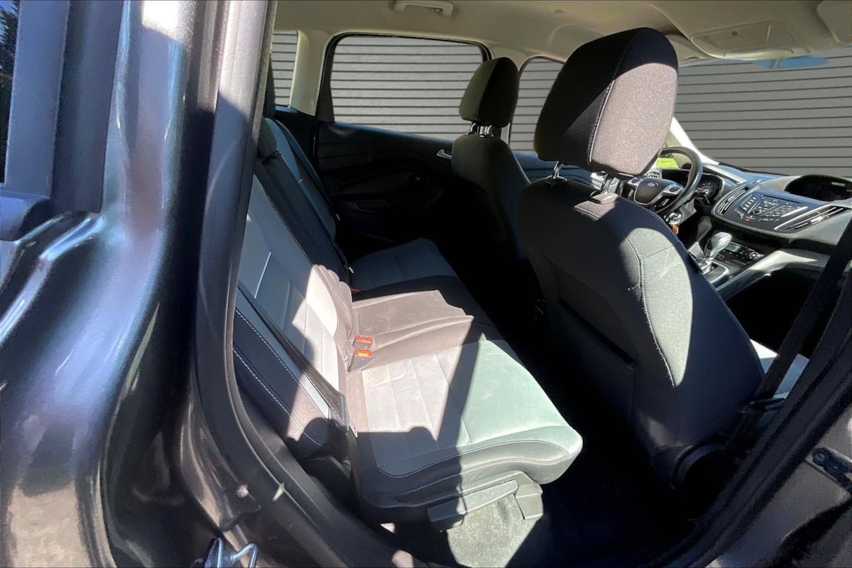 Used 2013 Ford C-MAX SE FWD image 24