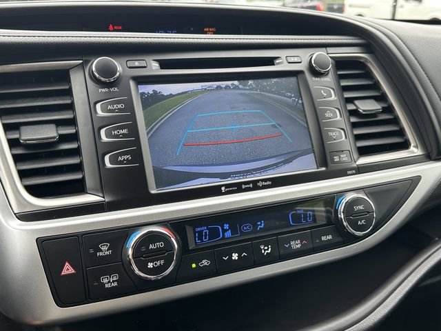 Used 2018 Toyota Highlander SE FWD image 32