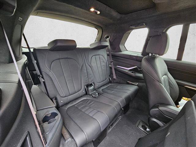 Used 2021 BMW X7 xDrive40i w/ M Sport Package image 13
