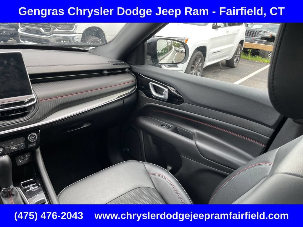 Certified 2025 Jeep Compass Trailhawk w/ Sun & Sound Group AWD/4WD image 57