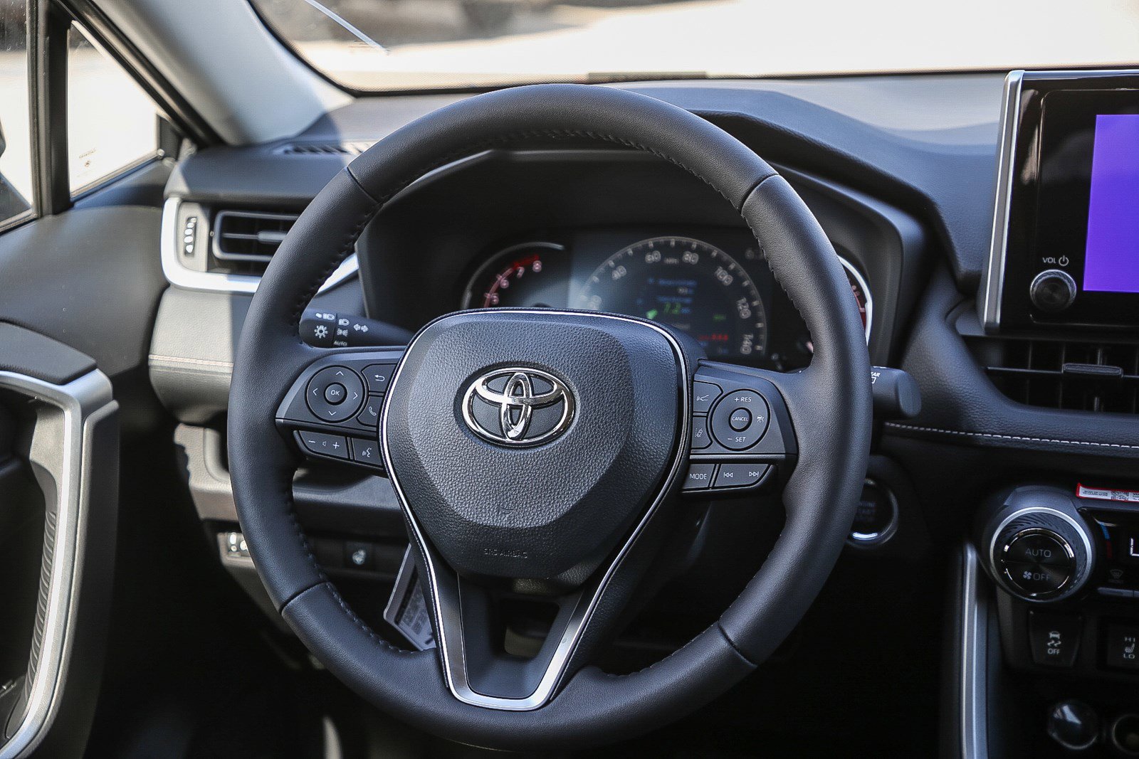 New 2025 Toyota RAV4 XLE image 18