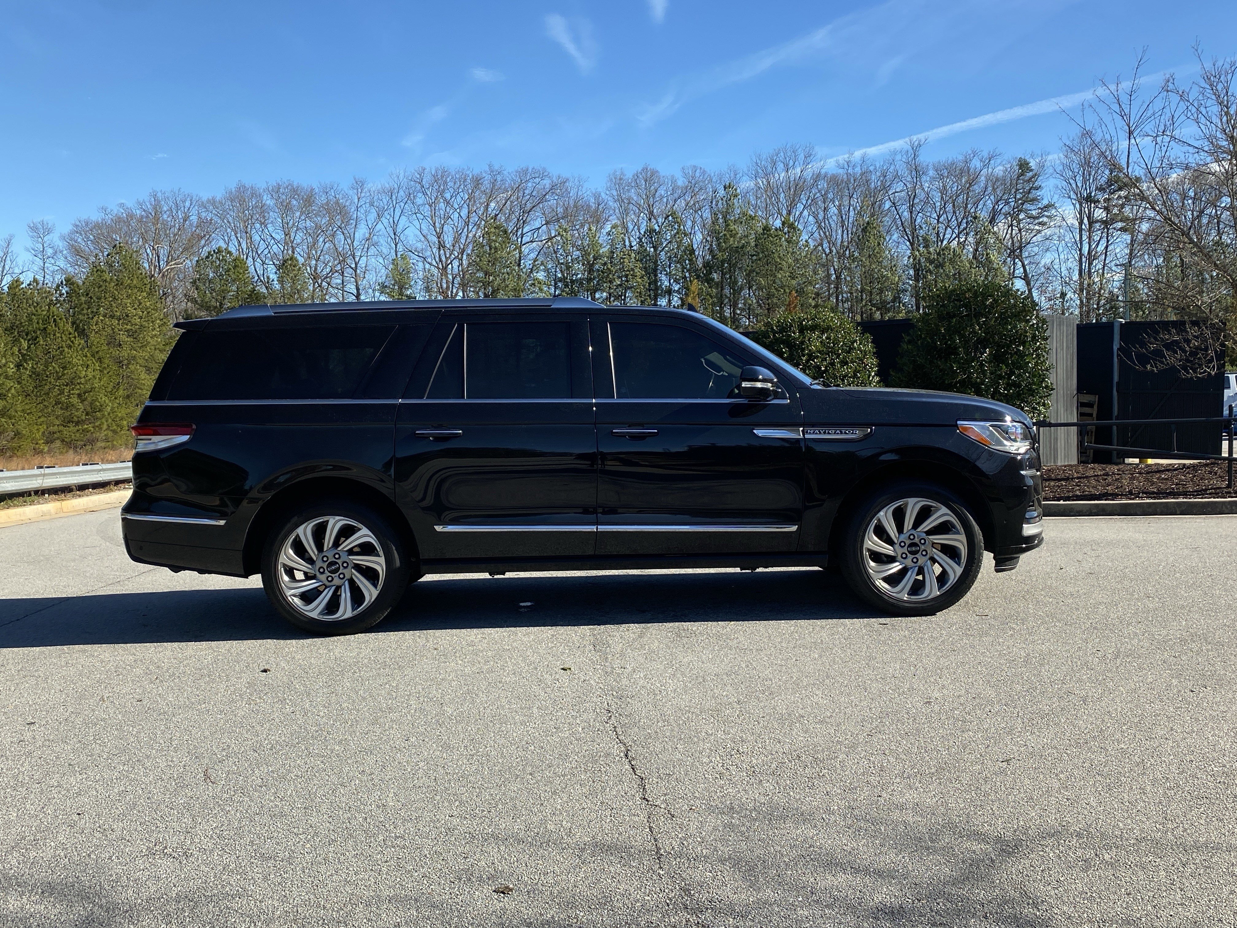 Used 2024 Lincoln Navigator L 4WD image 5