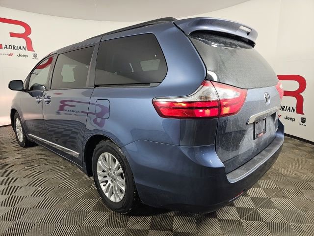 Used 2015 Toyota Sienna XLE image 5