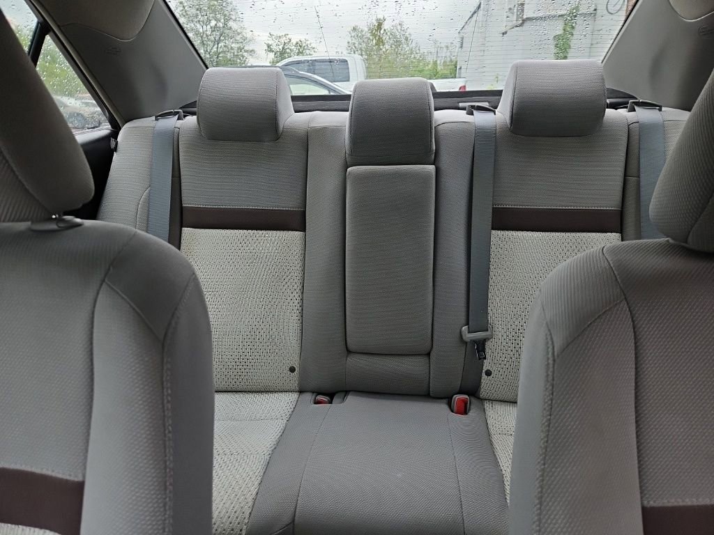 Used 2012 Toyota Camry LE FWD image 13