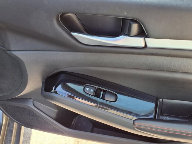 Used 2024 Nissan Altima 2.5 SR FWD image 26